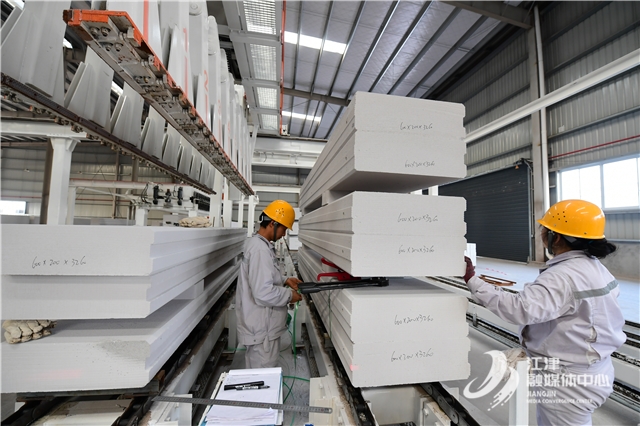 白沙工业园新型建筑材料项目建成投产，推动绿色建筑发展